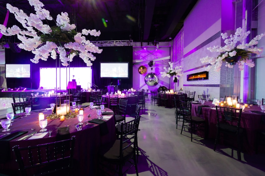 crane-bay-reception-decor-setup-indianapolis