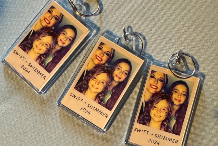 keychain-taylor-swift-shimmer-party-heirloom