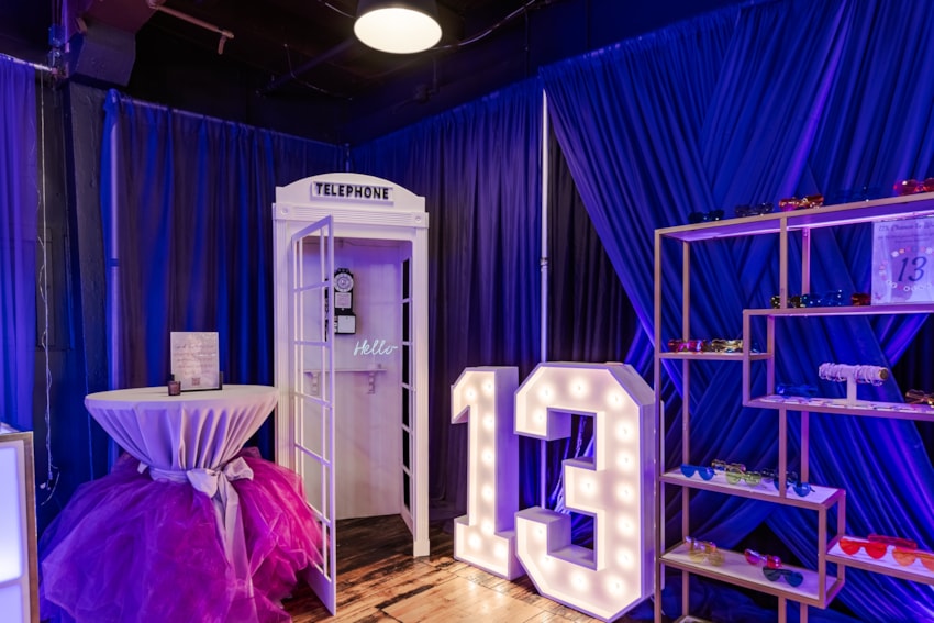 speak-now-telephone-booth-event-planning-taylor-swift