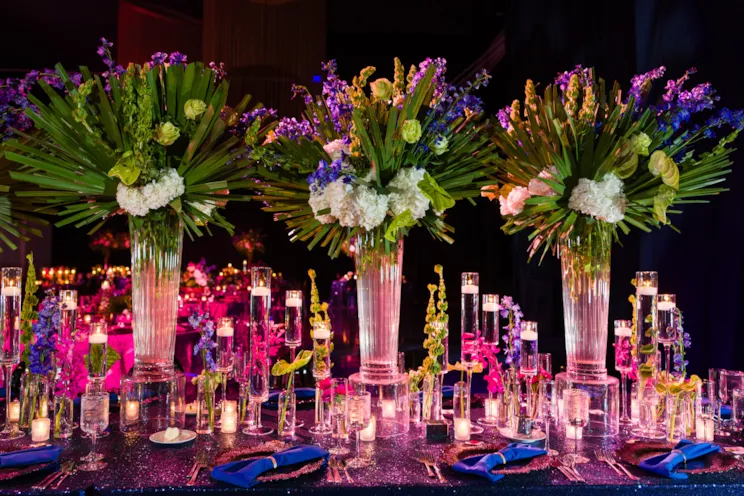 bold-colorful-tropical-floral-centerpieces