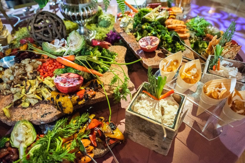 vegetarian-food-board-display-crystal-catering