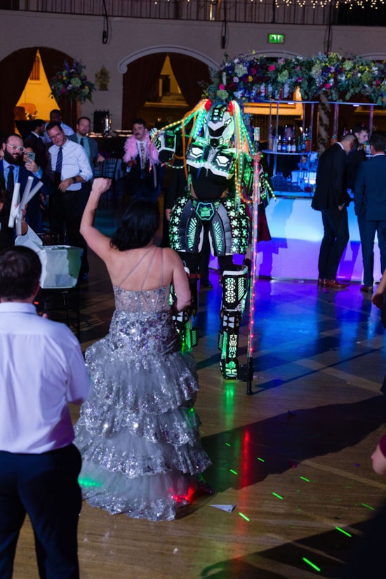 robot-dancing-event-planning-activation-immersive-experience