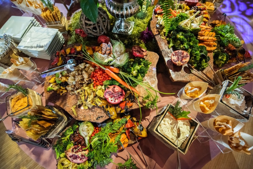 crystal-signature-events-veggie-board-charcuterie-catering