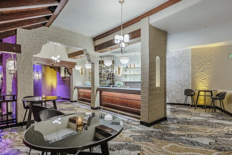 Dalonte-balcony-TheIndianaRoofBallroom-66.jpg Dalonte-balcony-TheIndianaRoofBallroom-66.jpg