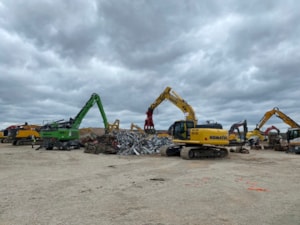 Estamos contratando - Trabajadores de demostración y construcción