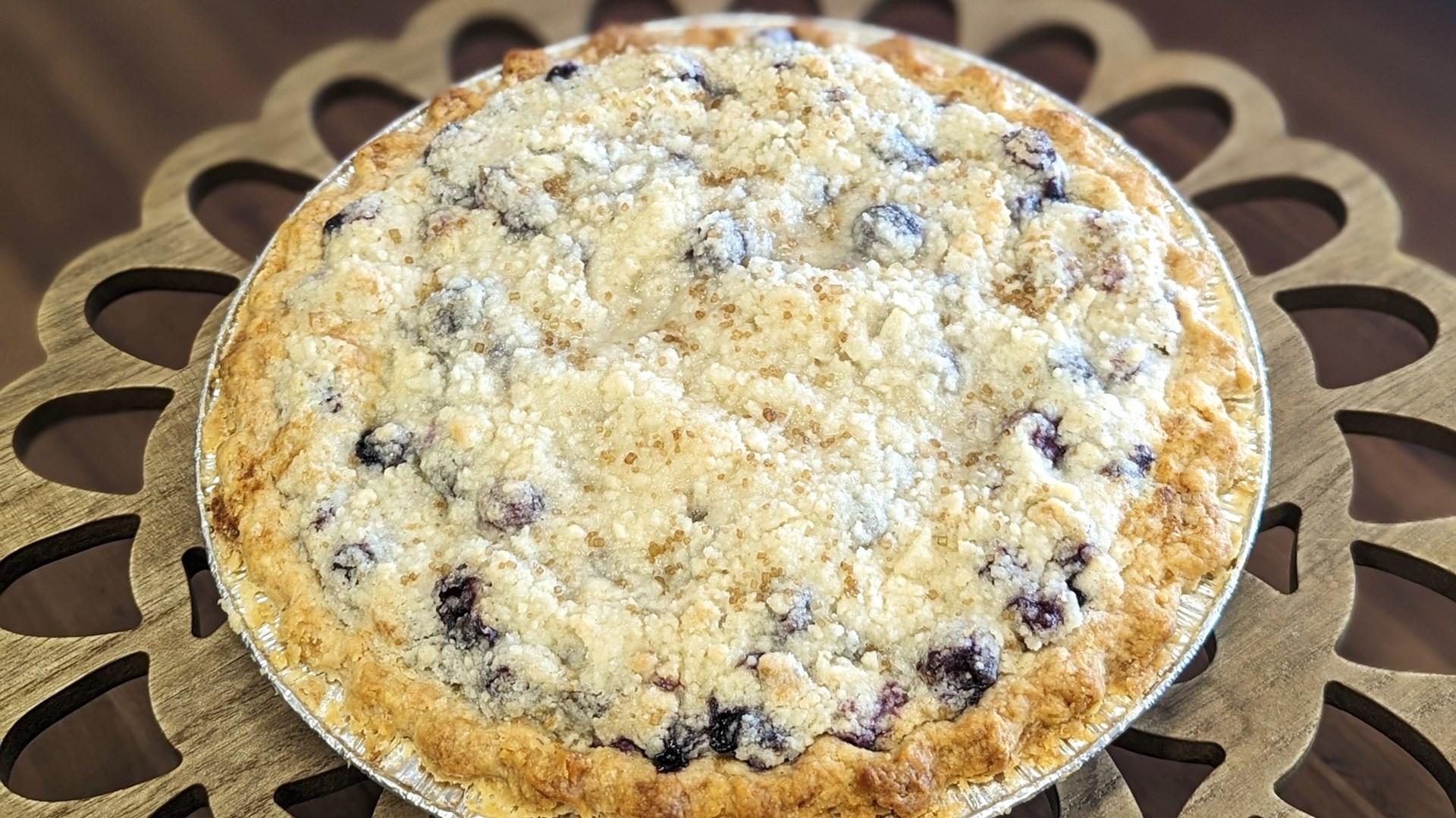 maple-blueberry-crumb-pie