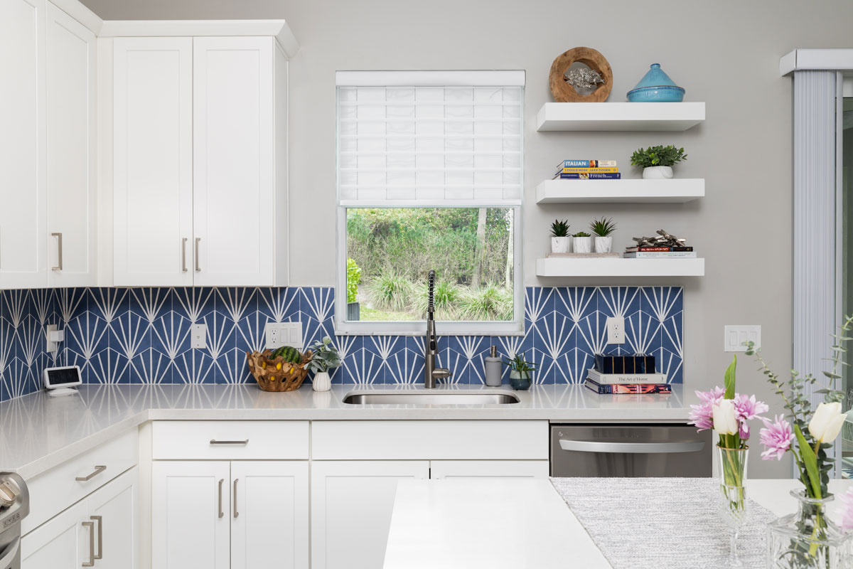 Intrigue_Kitchen_Opent