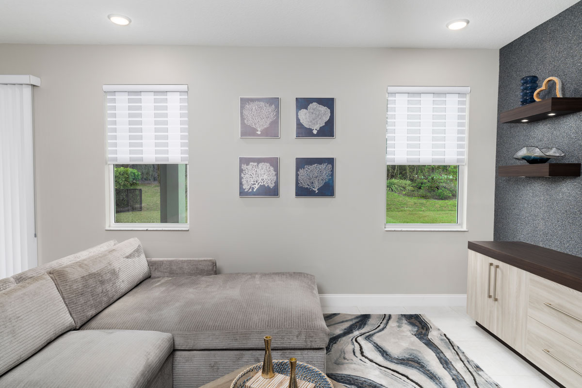 Intrigue_LivingRoom_Opent