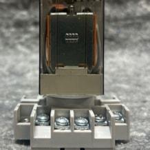 Allen_Bradley_700_HA33A1_base_relay_3