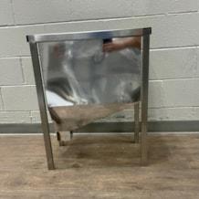 Stainless_Steel_Finished_Product_Hopper_3