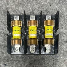 Buss_3_pole_fuse_holder_and_covers_7