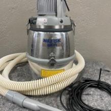 Nilfisk_GM80_Vacuum_1