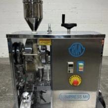 riva_minipress_tablet_press_3