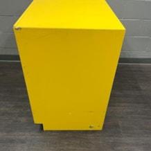 justrite_flammable_storage_cabinet_25732_4