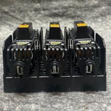 Buss_3_pole_fuse_holder_and_covers_1