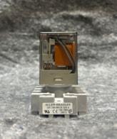 Allen_Bradley_700_HA33A1_base_relay_1
