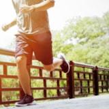 Man jogging after stem cell injection for elbow and knee pain (source: freepik.com)