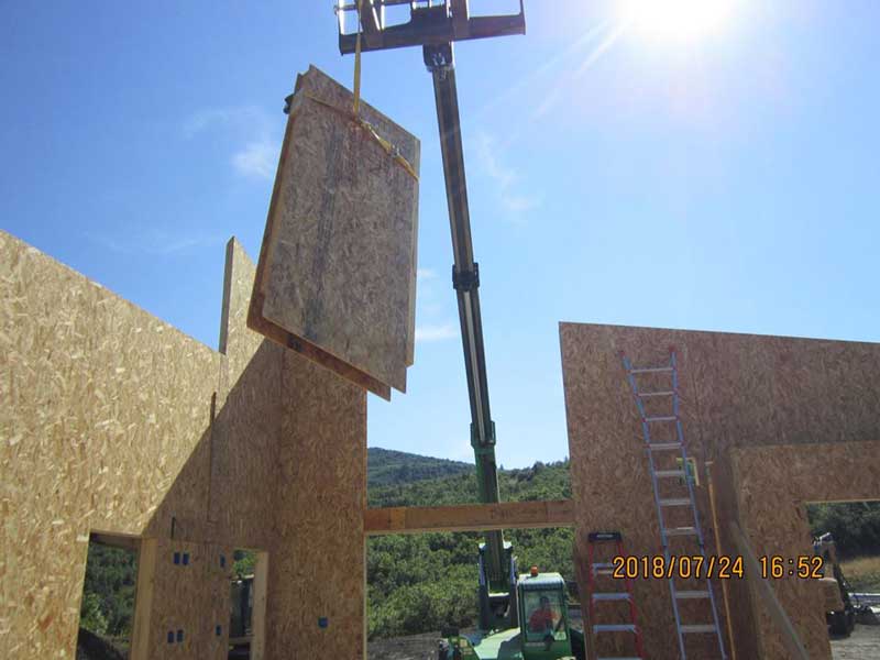 2018-07-24-forklift-lifting-panel
