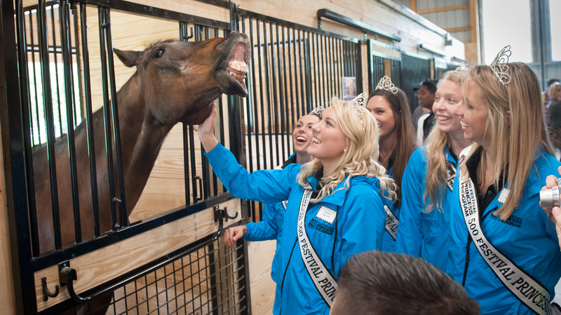500 Festival Princesses with therapy horse Rocky