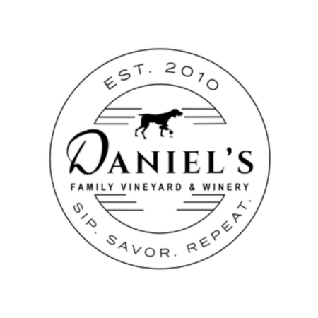 Daniels&#39; Vineyard Logo