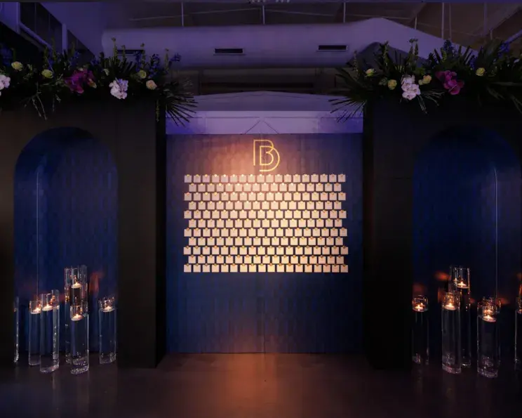 crane-bay-escort-card-wall