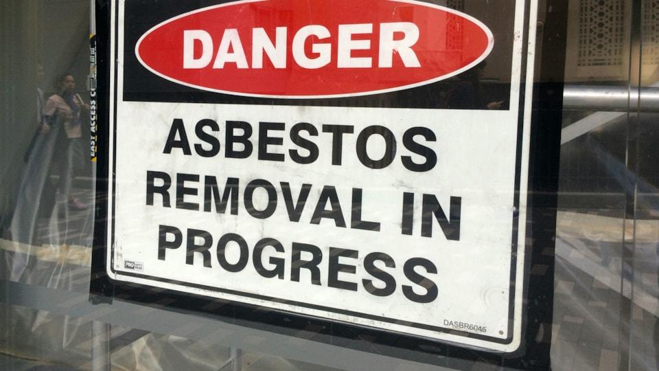 How do you become an Accredited Asbestos Worker or Supervisor?