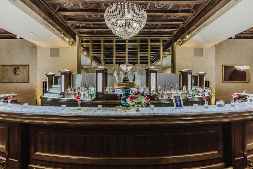 indiana-roof-ballroom-bar-chandelier