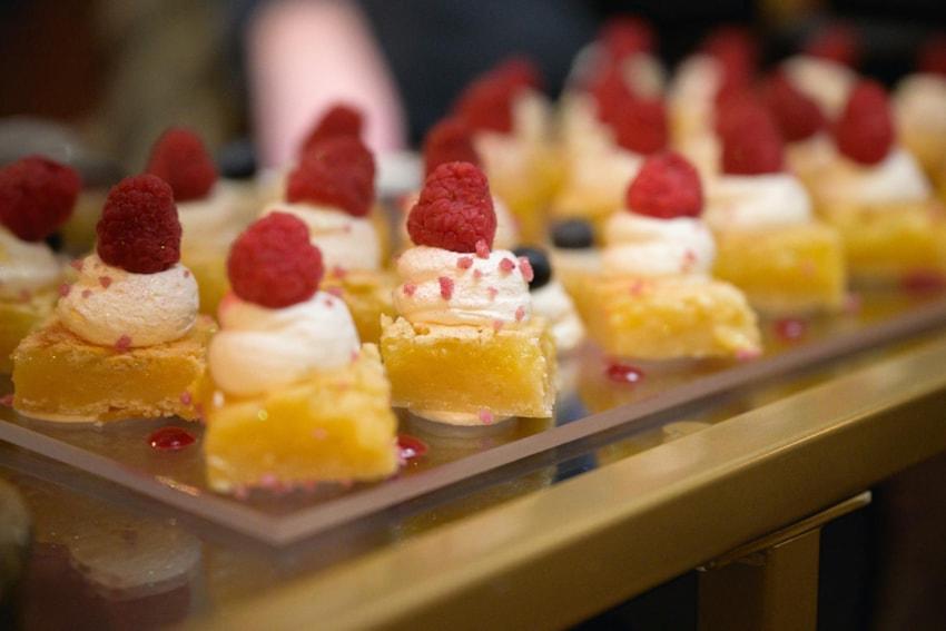 indiana-roof-ballroom-crystal-catering-desserts-raspberry