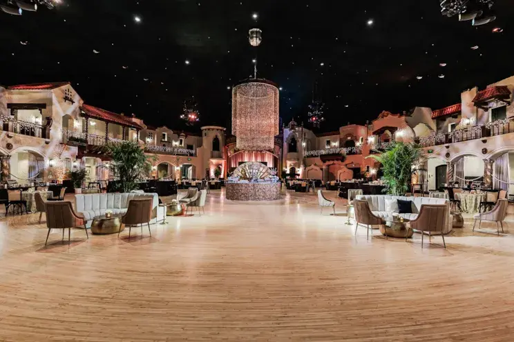 the-indiana-roof-ballrom-flooring-chandelier the-indiana-roof-ballrom-flooring-chandelier