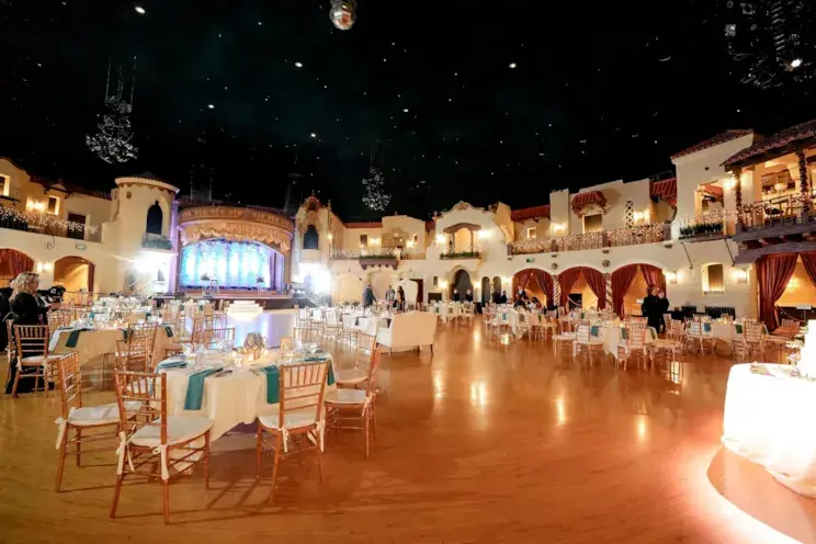 McKenna-haase-Zavier-scott-Indiana-Roof-ballroom-setup-wedding-receptionJPG