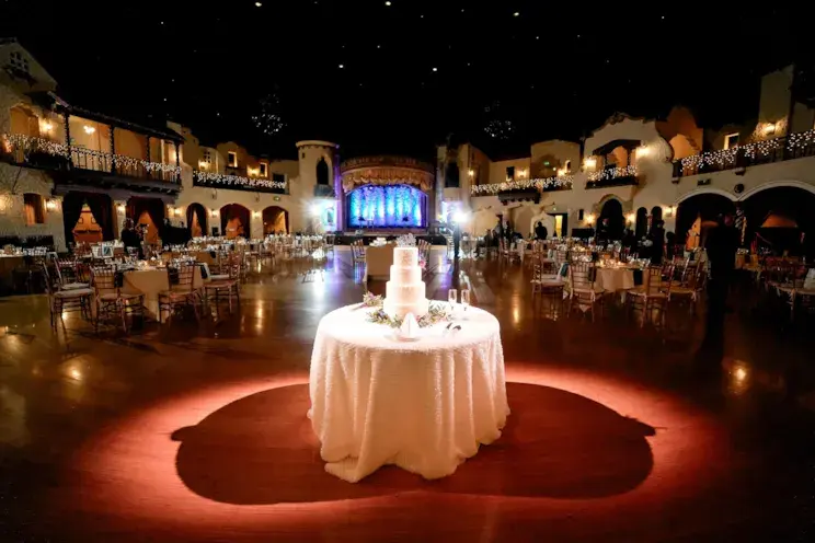 McKenna-haase-Zavier-scott-Indiana-Roof-room-setup-cake-wedding
