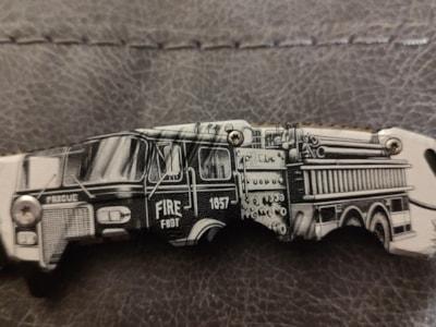 Fire Engine Knife image
