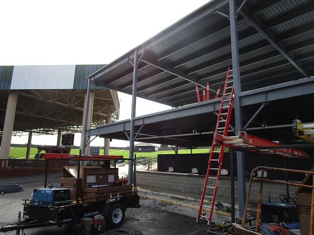 MM-Steel erectors beg mobilize for installtn of prmnt railing for new VIP party deck Ruoff Music Center
