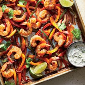 sheet-pan-shrimp-fajitas