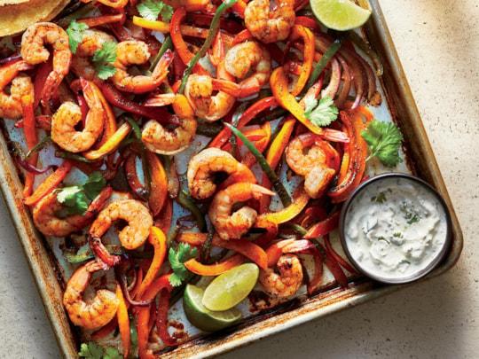 sheet-pan-shrimp-fajitas
