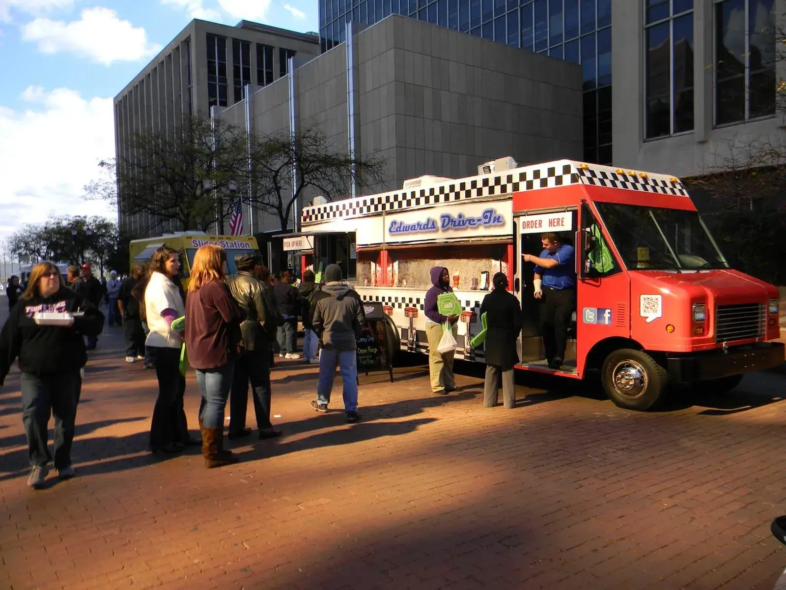 Edwards-Drive-in-Foot-Truck-Restaurant-Project