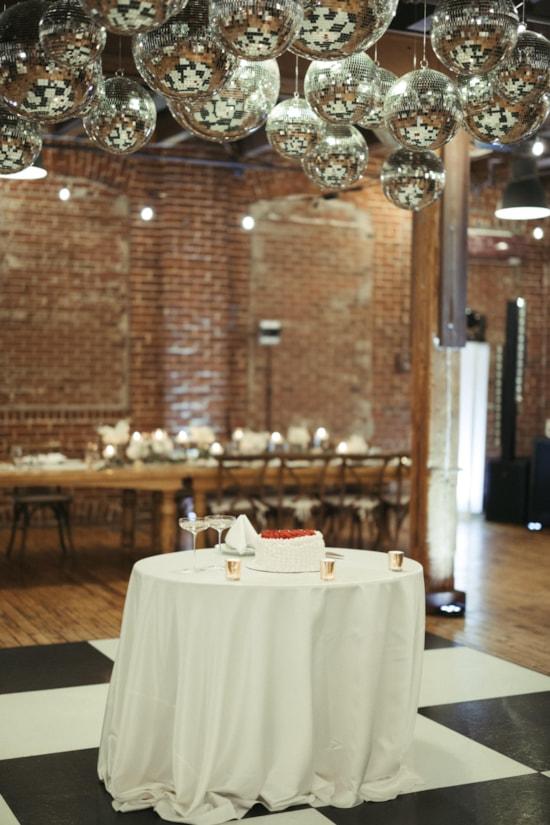 disco-balls-wedding-cake-new-years-eve