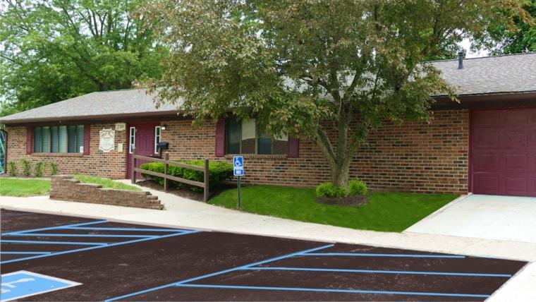 253 Leasing Office