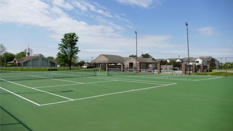 905 Tennis Cout