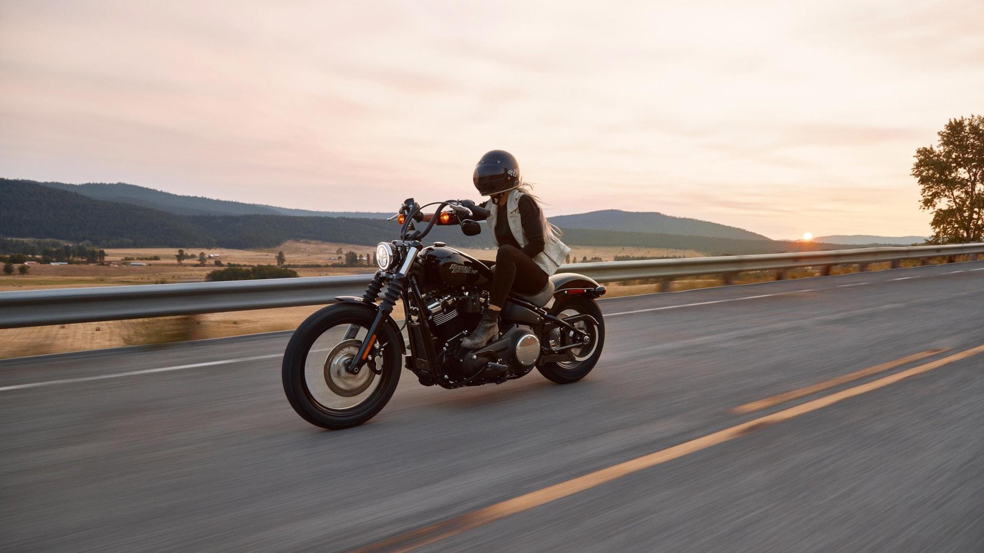 harley-davidson-zGzXsJUBQfs-unsplash