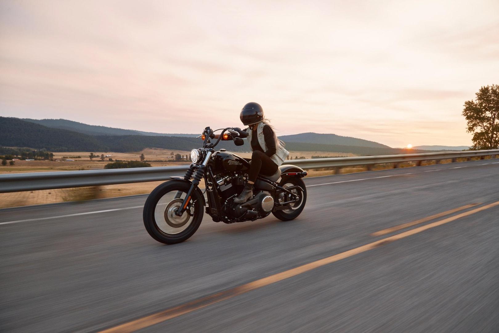 harley-davidson-zGzXsJUBQfs-unsplash