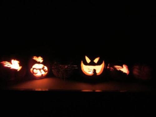 Cable Tie Express Pumpkin Carving with lights off