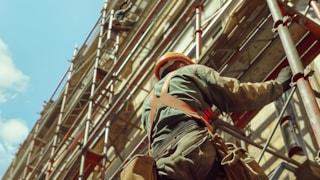 scaffolding contractors at work site