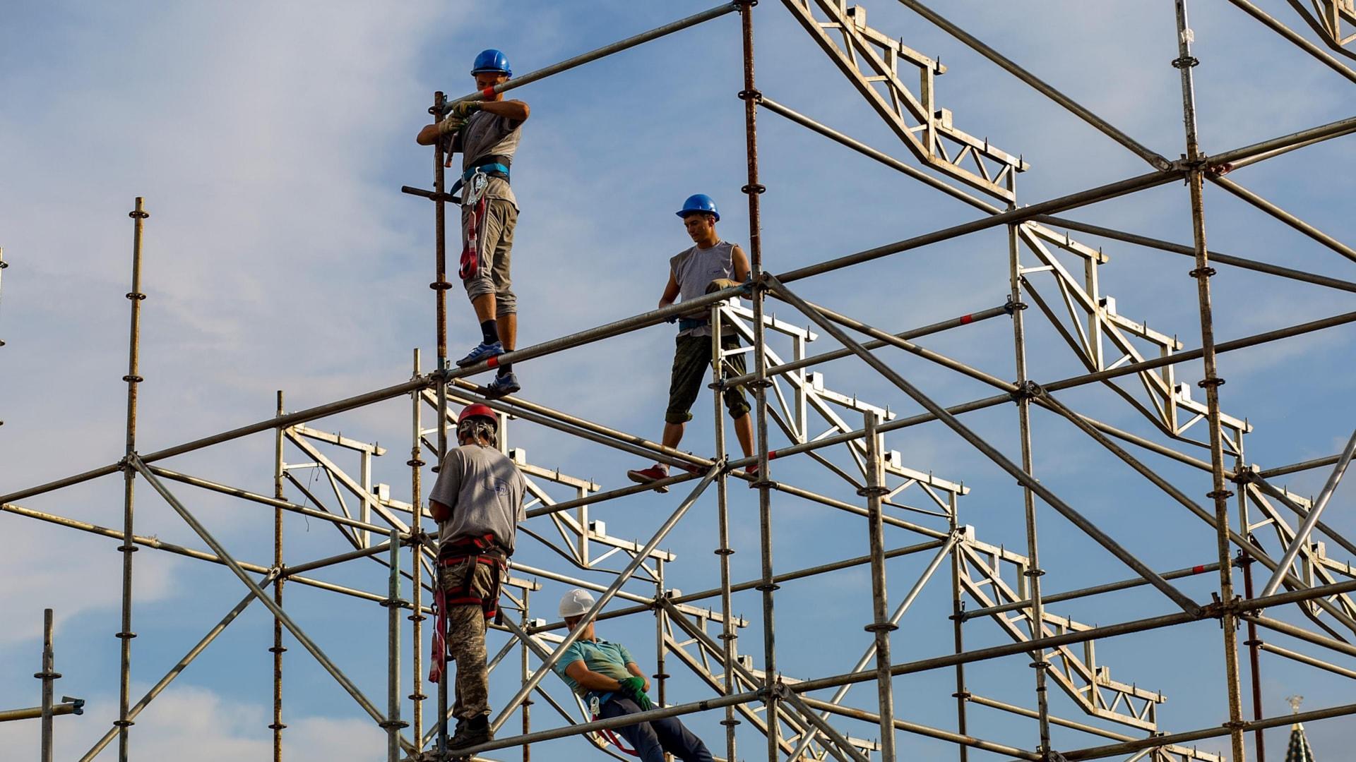 Installation Highrise Metal Structure